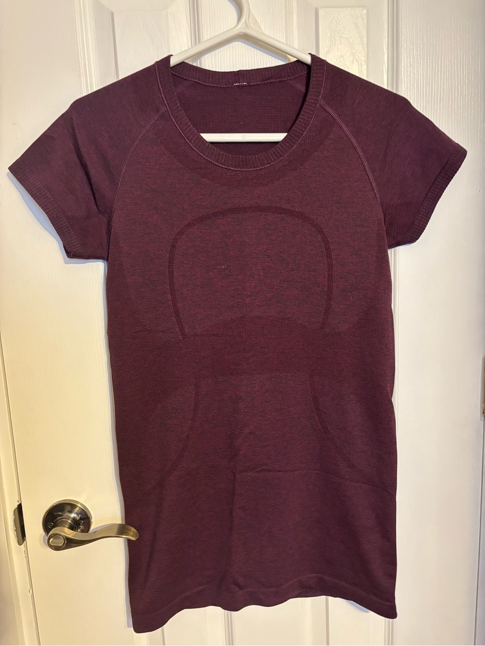 lululemon athletica Women's Short Sleeve Maroon Swiftly tech size 8